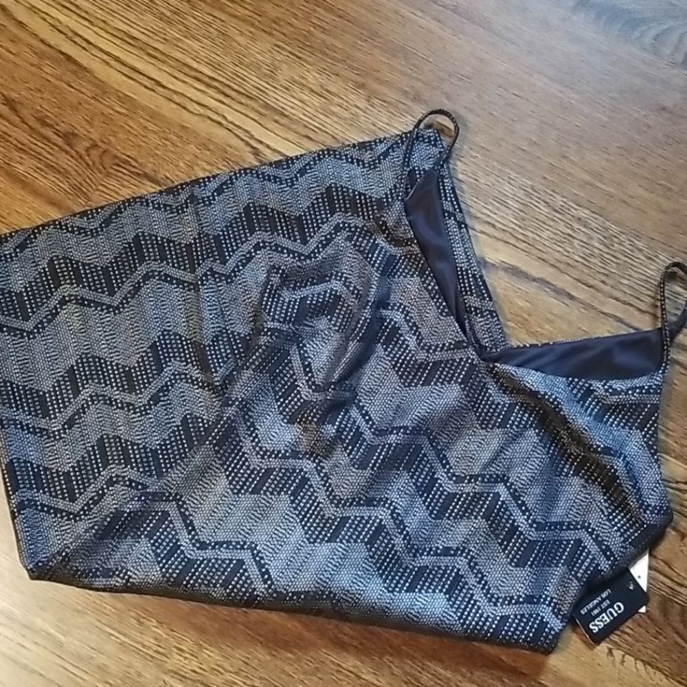 NWT Guess black lined Chevron dress